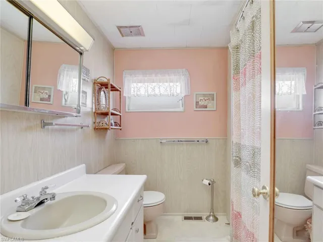 118  Flame  LN, North Fort Myers, FL 33917