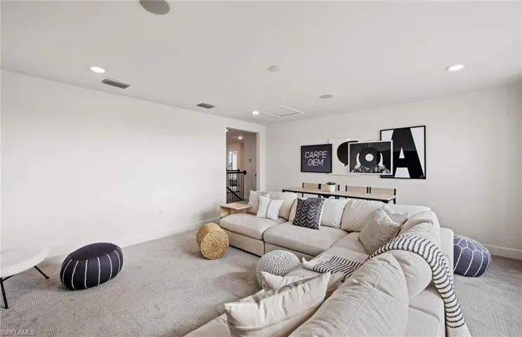 Interior photos are of a staged model home. Illustration purposes only. Options may vary.
