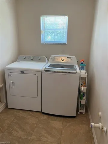 Laundry room with independent washer and dryer