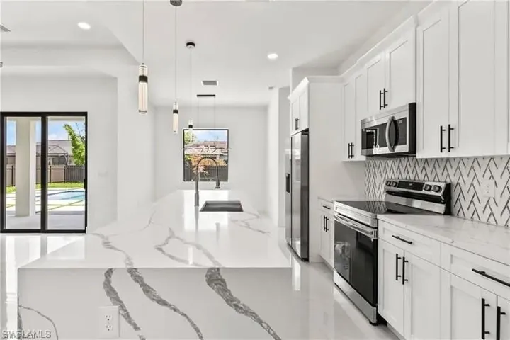 1809 Sw Trafalgar Pkwy, Cape Coral, Florida 33991