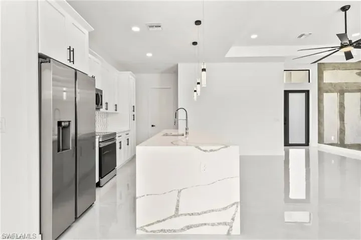 1809 Sw Trafalgar Pkwy, Cape Coral, Florida 33991