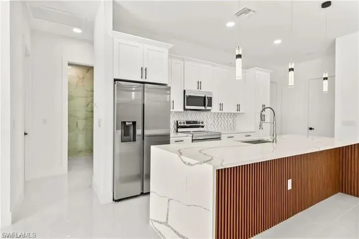 1809 Sw Trafalgar Pkwy, Cape Coral, Florida 33991