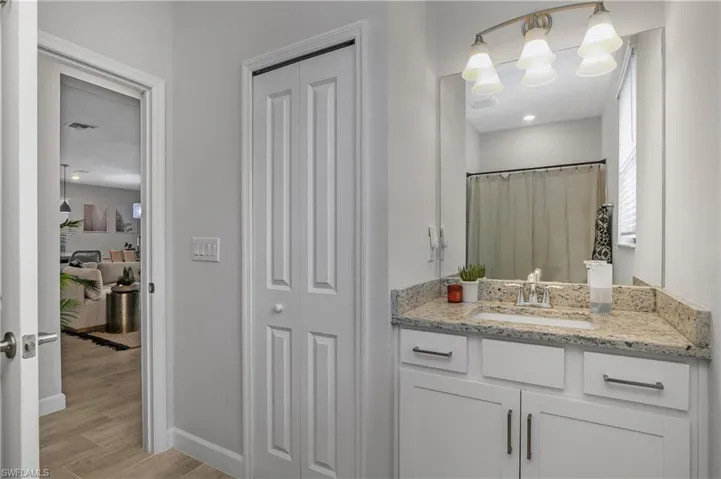 13883  Pine Lodge  LN, Fort Myers, FL 33913