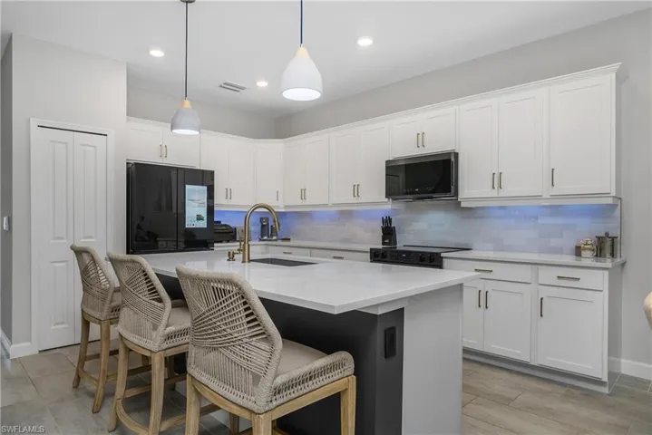 13883  Pine Lodge  LN, Fort Myers, FL 33913