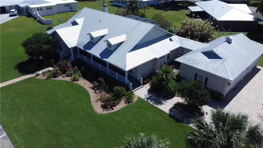 Birds eye view of property
