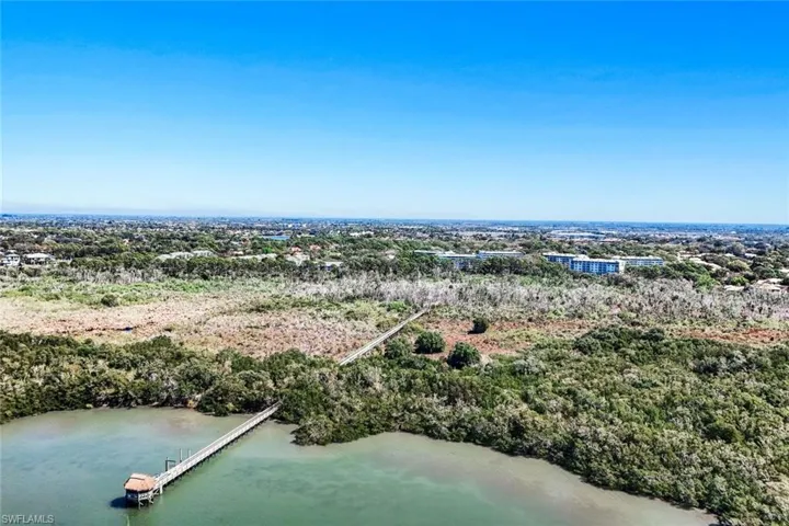 Fantastic stretch, boardwalk and gazebo on the bay