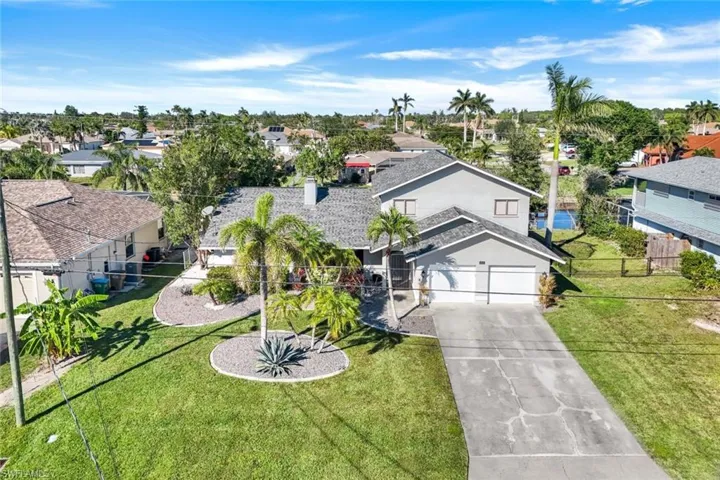 Birds eye view of property