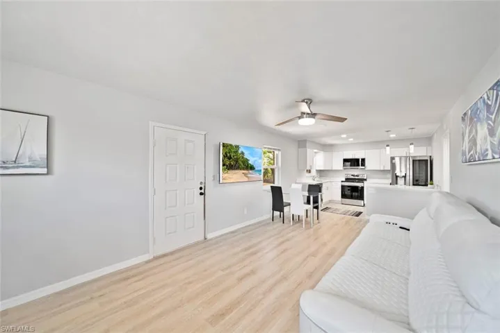 16881  Davis  RD, Fort Myers, FL 33908