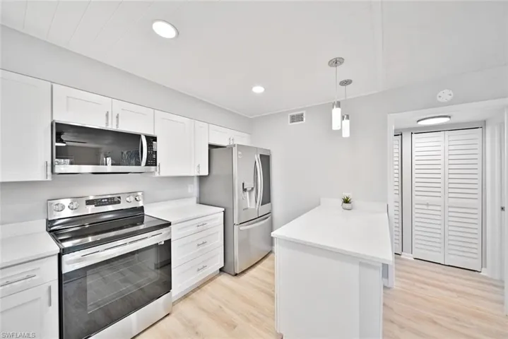 16881  Davis  RD, Fort Myers, FL 33908