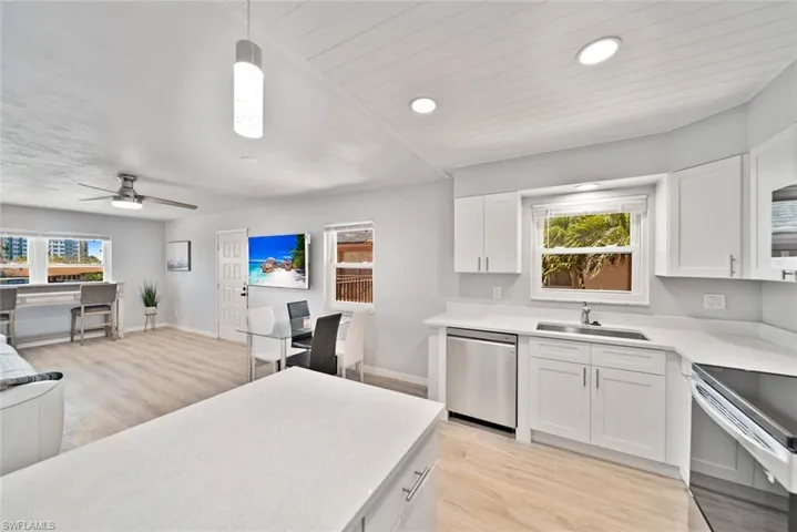 16881  Davis  RD, Fort Myers, FL 33908