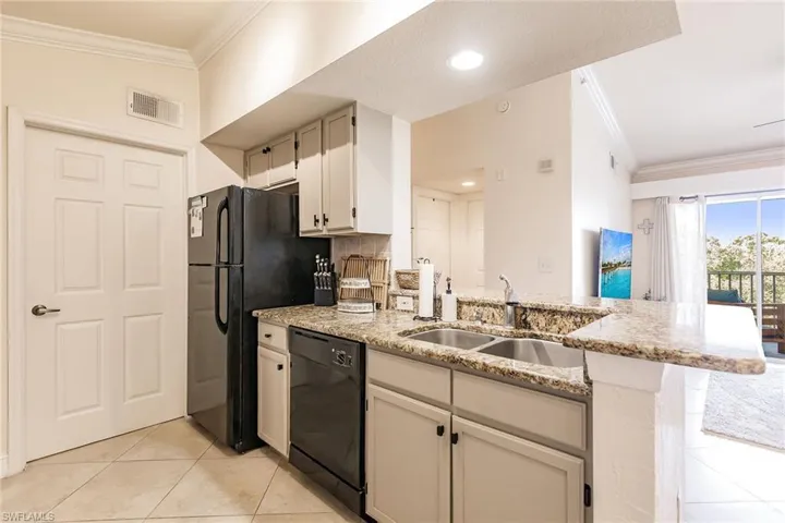 4620 Saint Croix Ln 934, Naples, Florida 34109