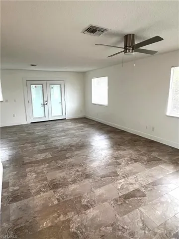 Multi-use second floor den/family room/play room