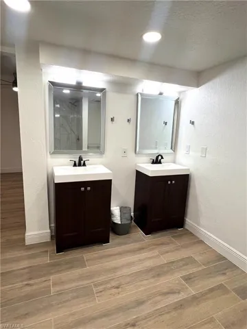 En-suite with dual sinks