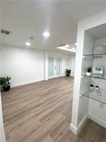Entrance to Living/Dining area