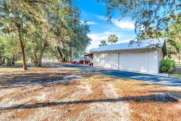 Detached Garage-Shop