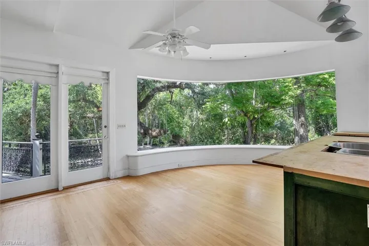 Circular Windows with View of Estero River