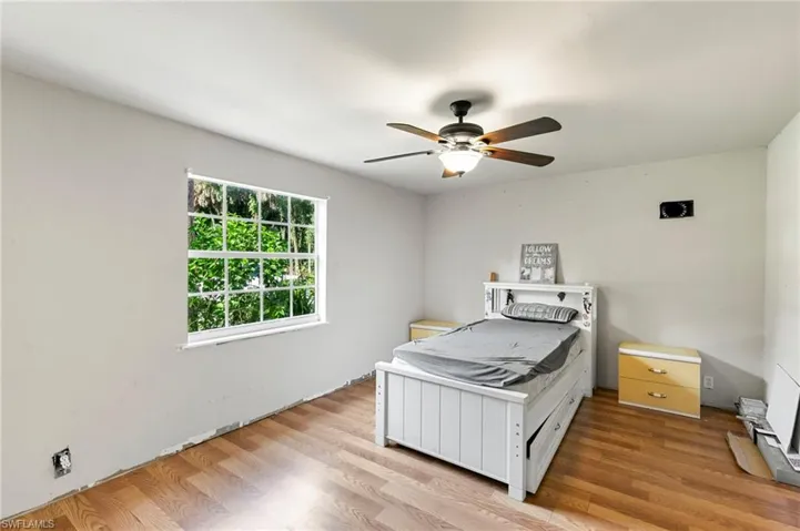 431  12th NW AVE, Naples, FL 34120
