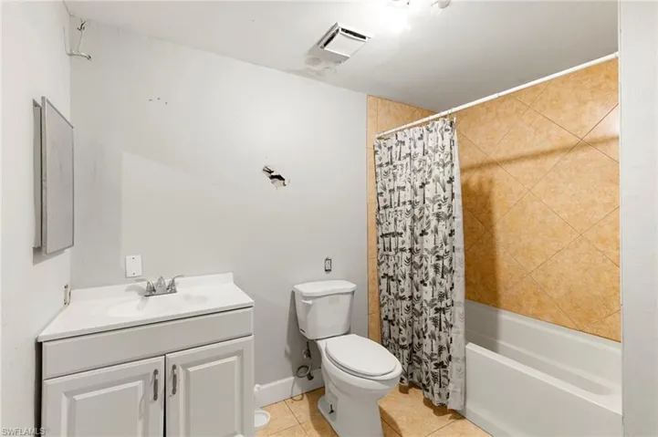 431  12th NW AVE, Naples, FL 34120