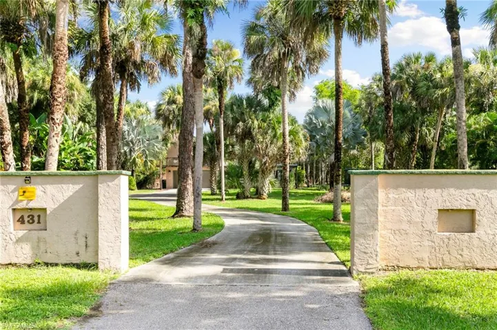 431  12th NW AVE, Naples, FL 34120