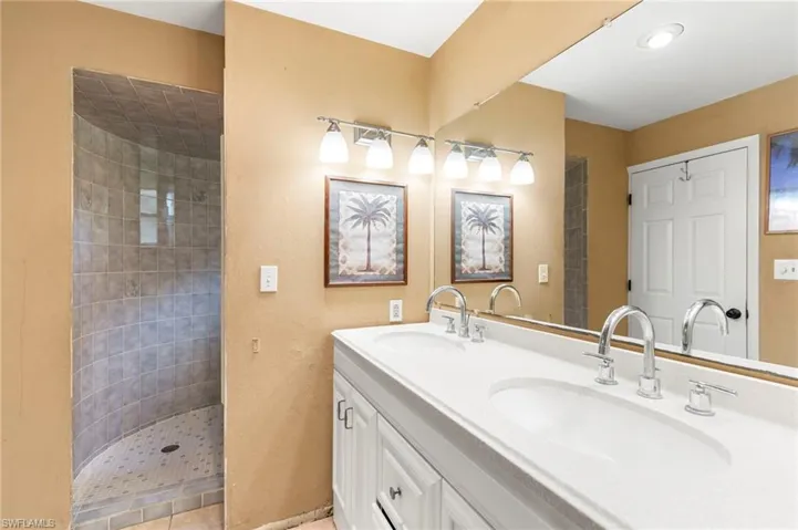 431  12th NW AVE, Naples, FL 34120
