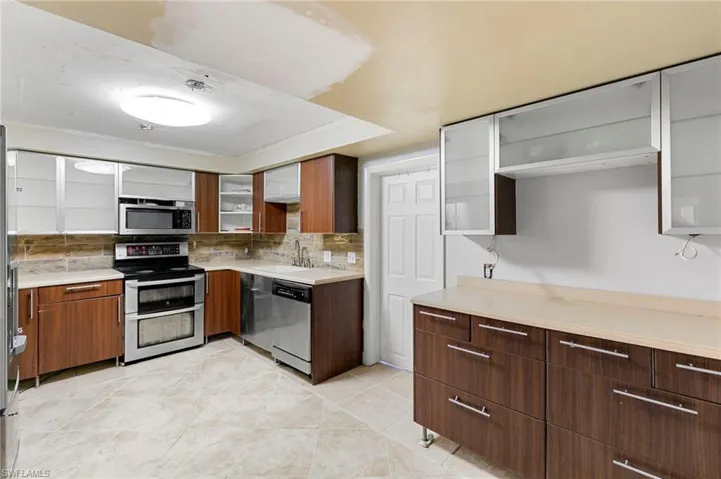 431  12th NW AVE, Naples, FL 34120