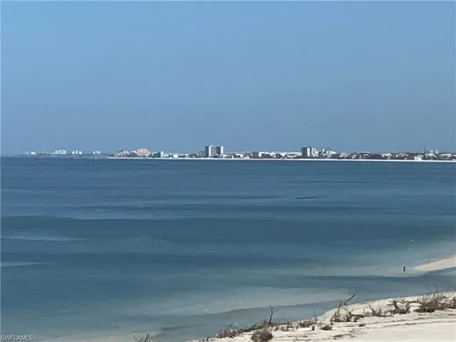 NORTH END OF ISLAND