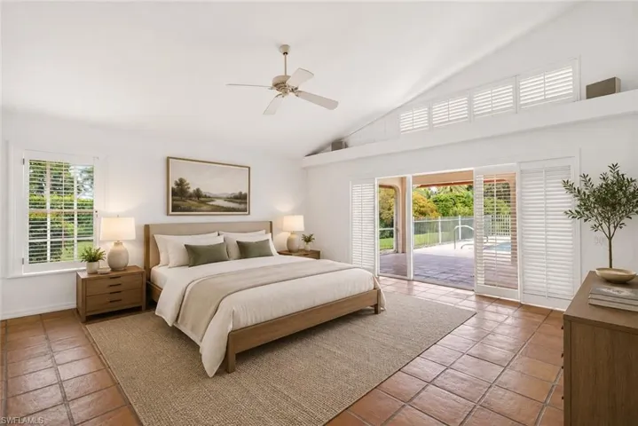 700 Hollybriar Ln, Naples, Florida 34108