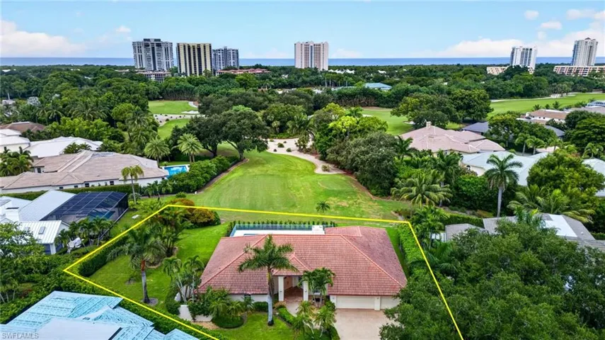 700 Hollybriar Ln, Naples, Florida 34108