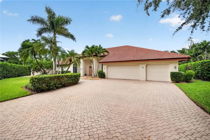 700 Hollybriar Ln, Naples, Florida 34108