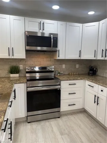 6320 Royal Woods Dr, Fort Myers, Florida 33908