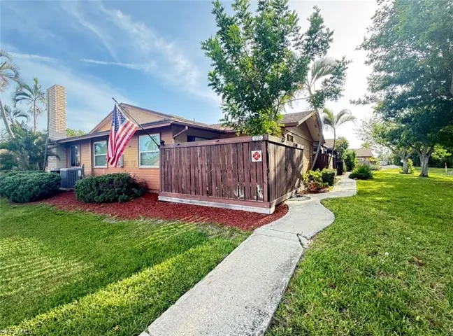 6320 Royal Woods Dr, Fort Myers, Florida 33908