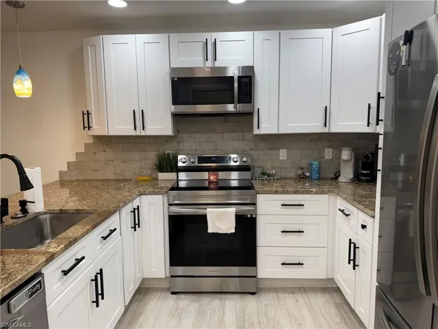 6320 Royal Woods Dr, Fort Myers, Florida 33908