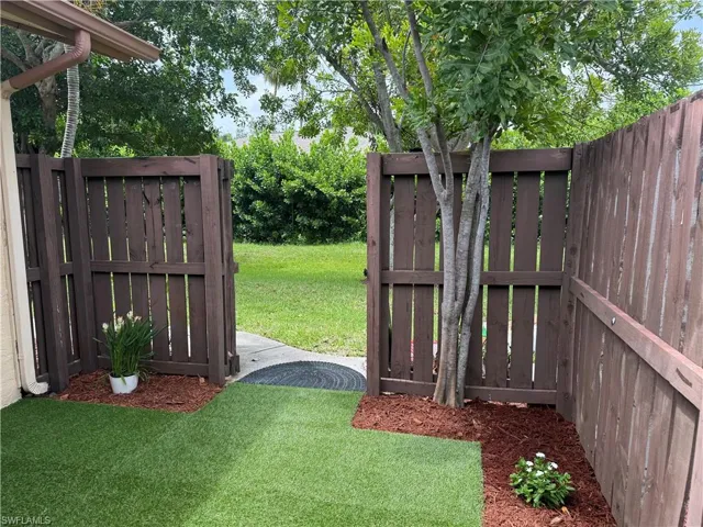6320 Royal Woods Dr, Fort Myers, Florida 33908