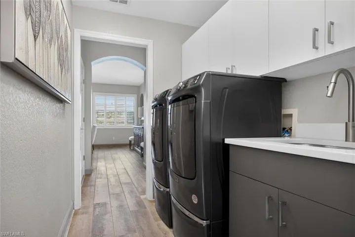 14017 Clear Water Ln, Fort Myers, Florida 33907