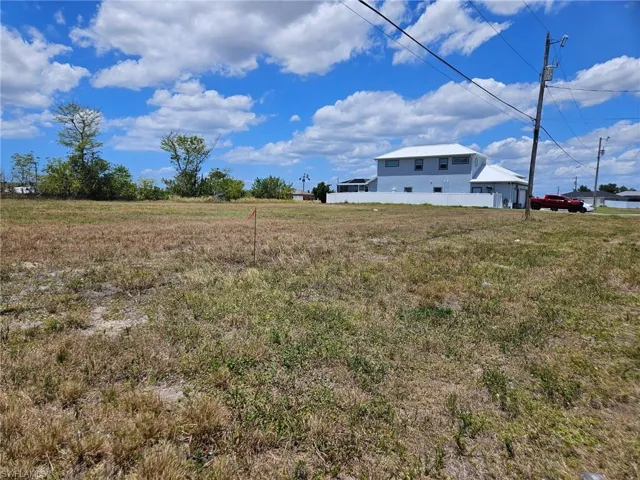 526 Ne 5th Pl, Cape Coral Fl 33909