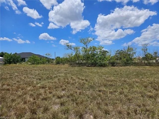 526 Ne 5th Pl, Cape Coral Fl 33909