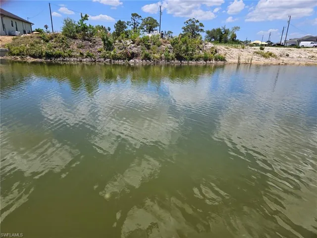 526 Ne 5th Pl, Cape Coral Fl 33909