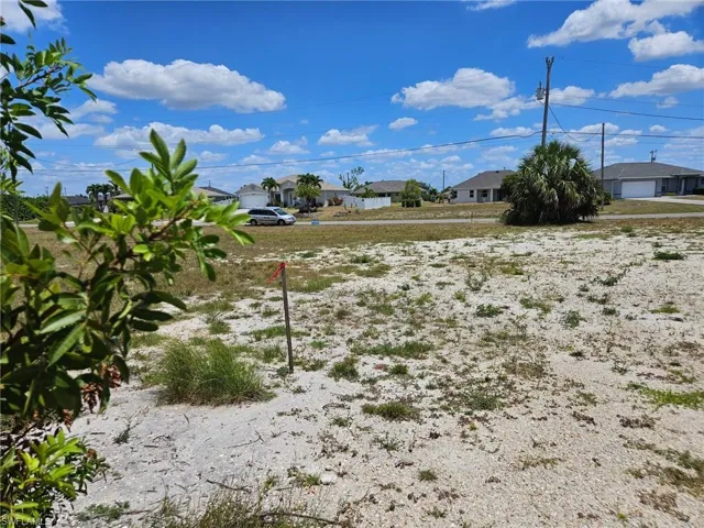 526 Ne 5th Pl, Cape Coral Fl 33909