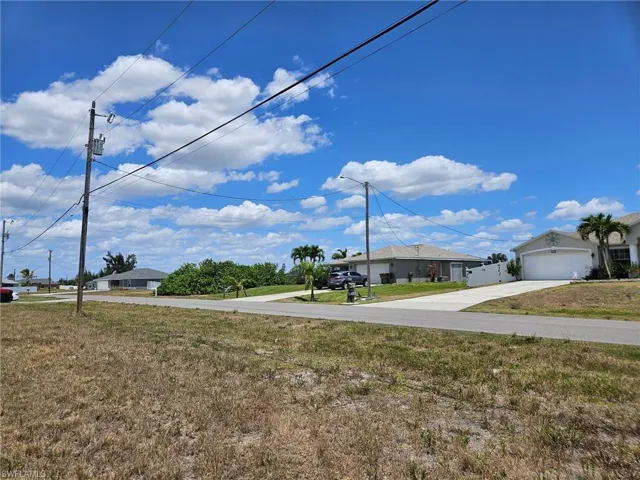 526 Ne 5th Pl, Cape Coral Fl 33909