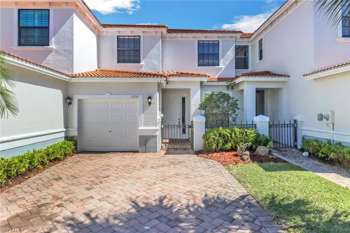 15243  Summit Place  CIR, Naples, FL 34119