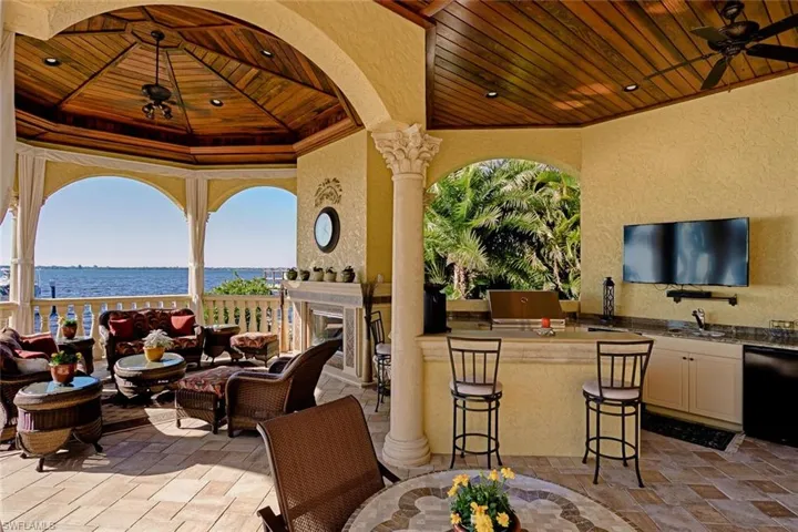 2704 Shriver Dr, Fort Myers Fl 33901