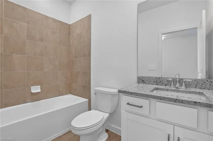 3195 Weston Manor Dr, Alva, Florida 33920