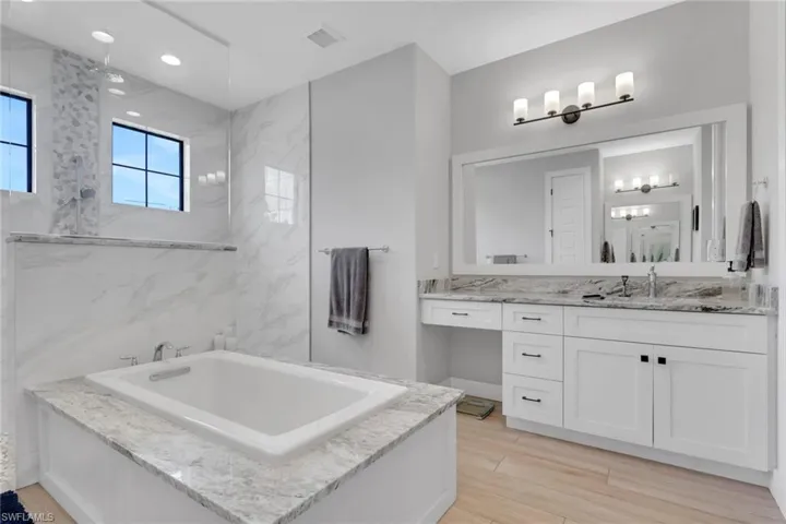 8332  Cypress N DR, Fort Myers, FL 33967