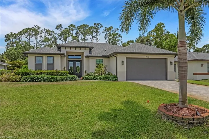 8332  Cypress N DR, Fort Myers, FL 33967