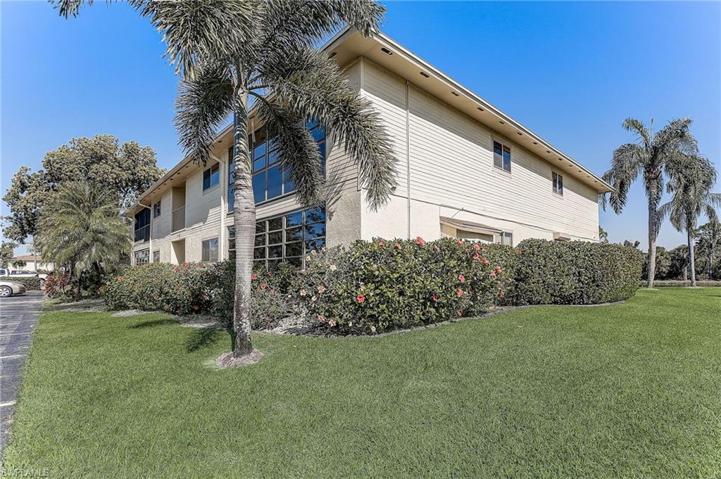 5715  Foxlake  DR, North Fort Myers, FL 33917