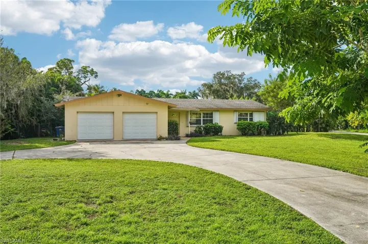 51 Lagoon Dr, North Fort Myers, Florida 33903