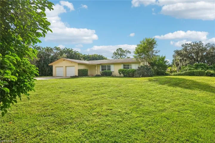 51 Lagoon Dr, North Fort Myers, Florida 33903