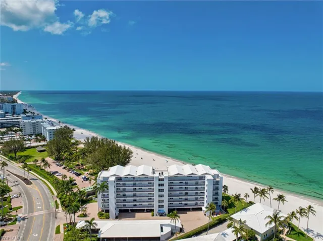 2121 Gulf Shore Blvd N # 203, Naples, Florida 34102