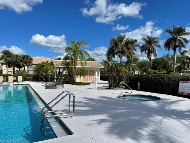 9009 Michael Cir 1-110, Naples, Florida 34113