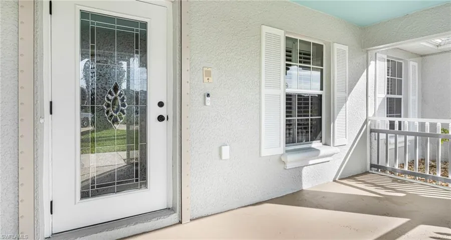 Screened in front porch